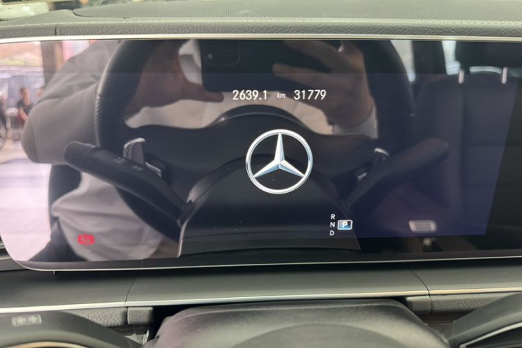 Used Mercedes-Benz GLS 2022 Second Facelift GLS 450 4MATIC Stylish Version Odometer Close Up