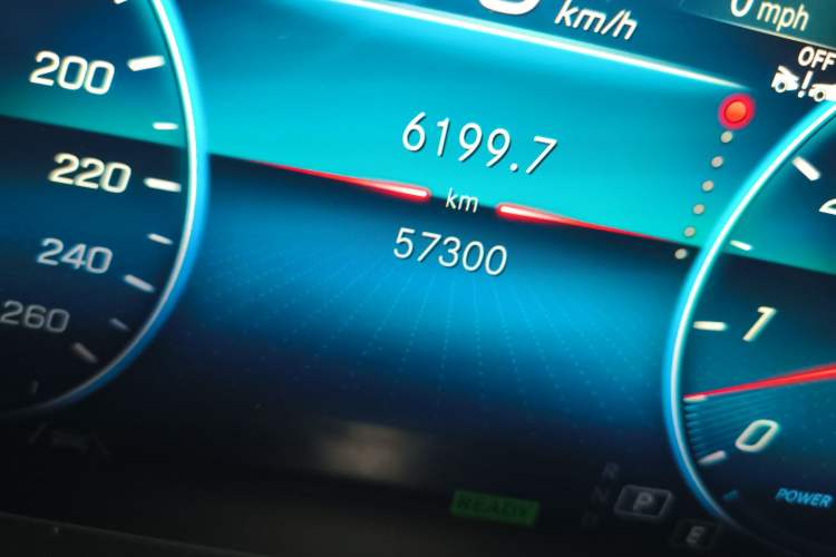 Used Mercedes-Benz GLS 2022 Second Facelift GLS 450 4MATIC Stylish Version Odometer Close Up
