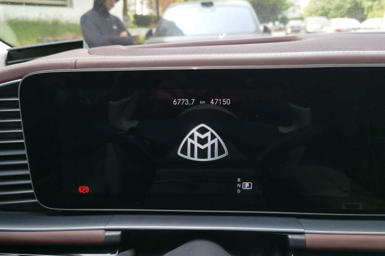 Used Mercedes-Benz GLS  Odometer Close Up