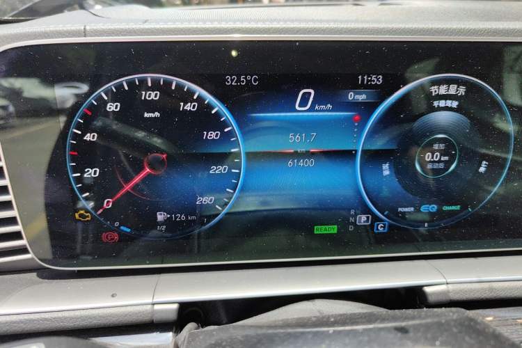 Used Mercedes-Benz GLS  Odometer Close Up