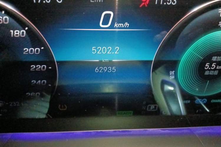 Used Mercedes-Benz GLS  Odometer Close Up