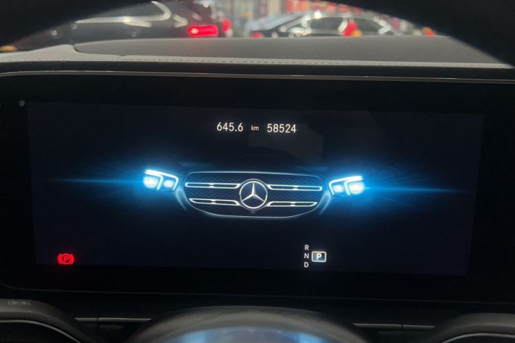 Used Mercedes-Benz GLS 2022 Second Facelift GLS 450 4MATIC Stylish Version Odometer Close Up