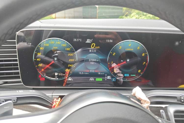 Used Mercedes-Benz GLS 2022 Second Facelift GLS 450 4MATIC Stylish Version Odometer Close Up