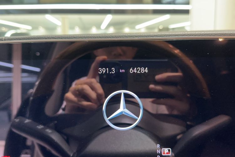Used Mercedes-Benz GLS 2022 Second Facelift GLS 450 4MATIC Luxury Edition Odometer Close Up
