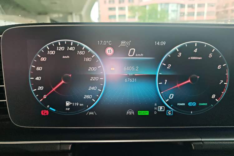 Used Mercedes-Benz GLS 2022 Second Facelift GLS 450 4MATIC Stylish Version Odometer Close Up