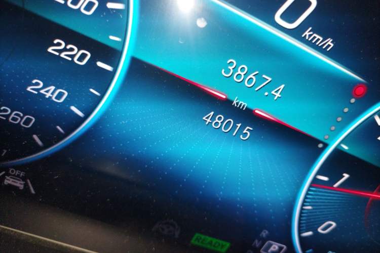 Used Mercedes-Benz GLS 2022 Second Facelift GLS 450 4MATIC Luxury Edition Odometer Close Up