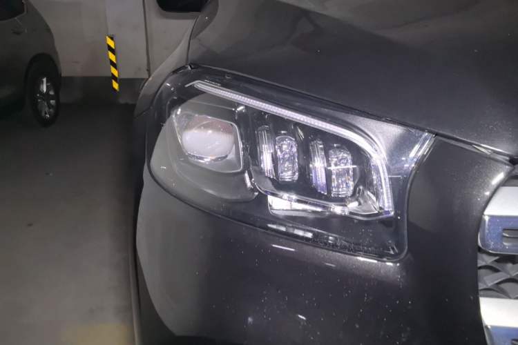Used Mercedes-Benz GLS 2022 Second Facelift GLS 450 4MATIC Luxury Edition Right Front Headlight