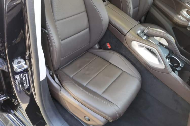 Used Mercedes-Benz GLS 2022 Second Facelift GLS 450 4MATIC Stylish Version Right Front Seat