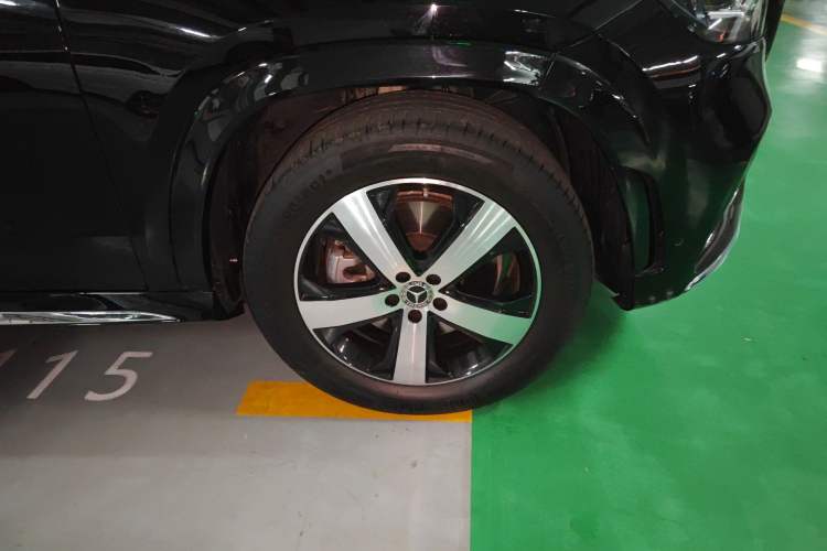 Used Mercedes-Benz GLS 2022 GLS 450 4MATIC Stylish Model Right Front Wheel Hub