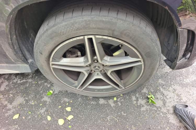 Used Mercedes-Benz GLS 2022 Second Facelift GLS 450 4MATIC Stylish Version Right Front Wheel Hub