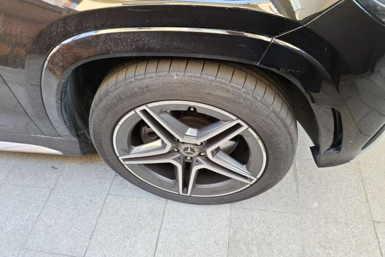 Used Mercedes-Benz GLS 2022 Second Facelift GLS 450 4MATIC Stylish Version Right Front Wheel Hub