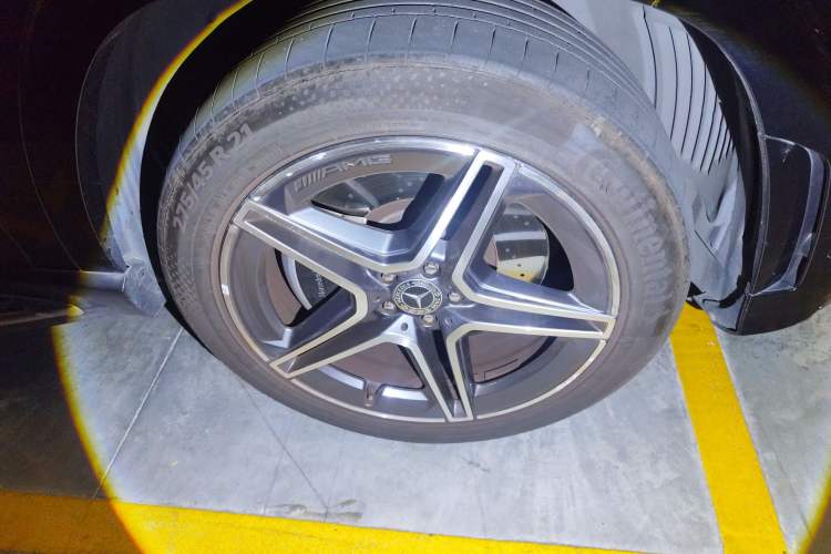 Used Mercedes-Benz GLS 2022 GLS 450 4MATIC Luxury Model Right Front Wheel Hub