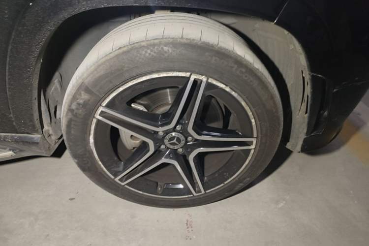 Used Mercedes-Benz GLS 2022 Second Facelift GLS 450 4MATIC Stylish Version Right Front Wheel Hub