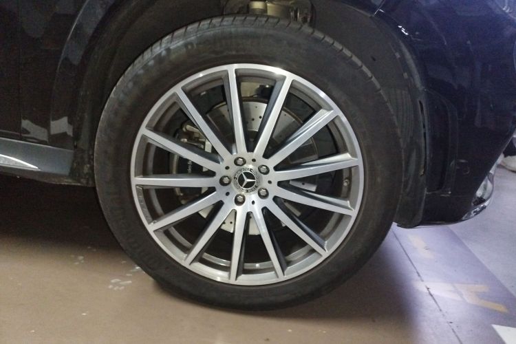 Used Mercedes-Benz GLS 2022 GLS 450 4MATIC Luxury Model Right Front Wheel Hub