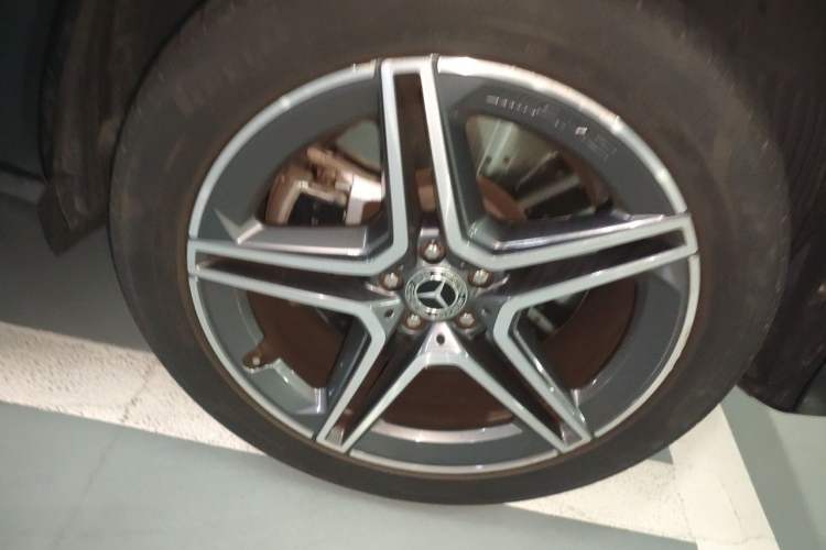Used Mercedes-Benz GLS 2022 GLS 450 4MATIC Stylish Model Right Front Wheel Hub