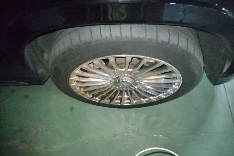 Used Mercedes-Benz GLS 2022 Second Facelift GLS 450 4MATIC Stylish Version Right Front Wheel Hub