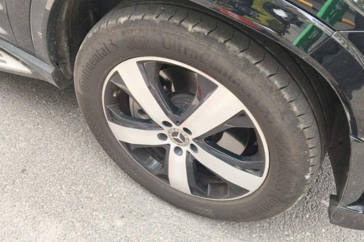 Used Mercedes-Benz GLS 2022 GLS 450 4MATIC Stylish Model Right Front Wheel Hub