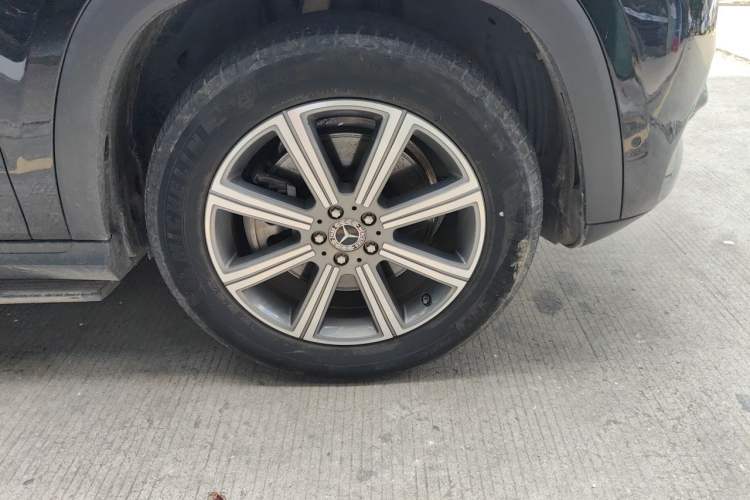 Used Mercedes-Benz GLS  Right Front Wheel Hub