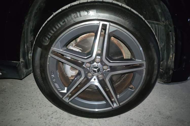 Used Mercedes-Benz GLS 2022 Second Facelift GLS 450 4MATIC Stylish Version Right Front Wheel Hub