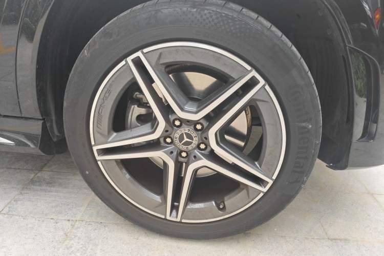 Used Mercedes-Benz GLS 2022 Second Facelift GLS 450 4MATIC Stylish Version Right Front Wheel Hub