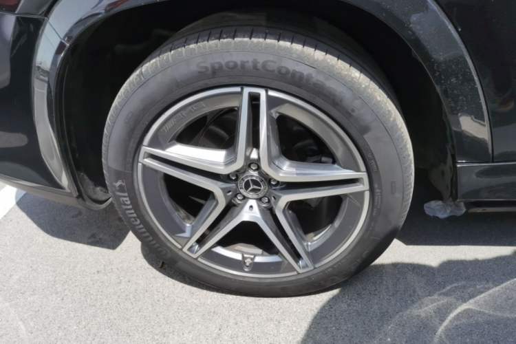 Used Mercedes-Benz GLS 2022 Second Facelift GLS 450 4MATIC Stylish Version Right Rear Wheel Hub