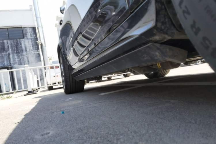 Used Mercedes-Benz GLS 2022 Second Facelift GLS 450 4MATIC Stylish Version Right Side Sill