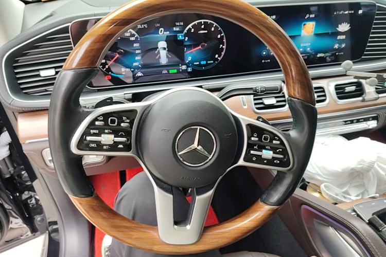Used Mercedes-Benz GLS 2022 Second Facelift GLS 450 4MATIC Luxury Edition Steering Wheel