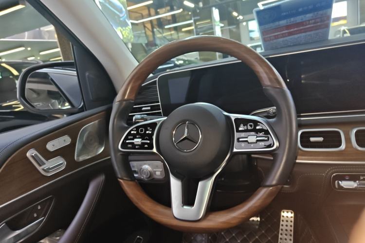 Used Mercedes-Benz GLS 2022 Second Facelift GLS 450 4MATIC Luxury Edition Steering Wheel