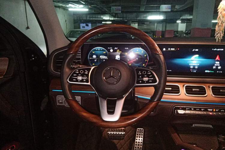 Used Mercedes-Benz GLS 2022 GLS 450 4MATIC Luxury Model Steering Wheel
