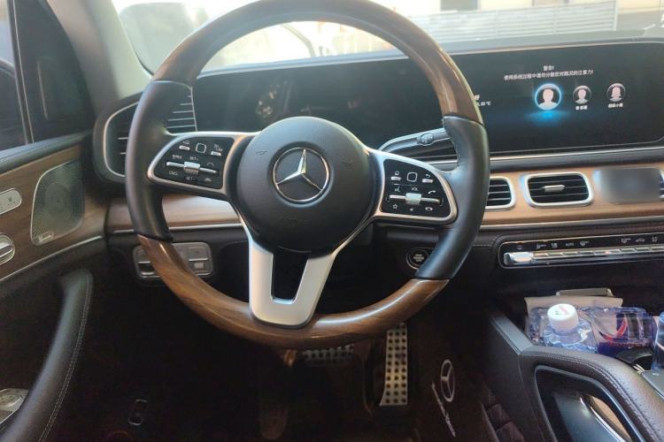 Used Mercedes-Benz GLS 2022 Second Facelift GLS 450 4MATIC Luxury Edition Steering Wheel