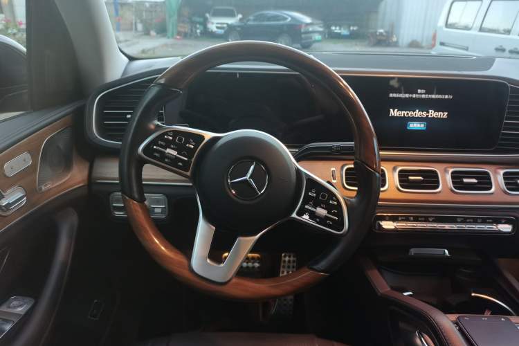 Used Mercedes-Benz GLS 2022 Second Facelift GLS 450 4MATIC Luxury Edition Steering Wheel