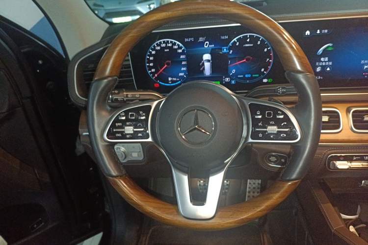 Used Mercedes-Benz GLS 2022 Second Facelift GLS 450 4MATIC Luxury Edition Steering Wheel