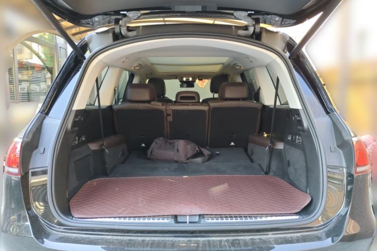 Used Mercedes-Benz GLS 2022 Second Facelift GLS 450 4MATIC Stylish Version Trunk