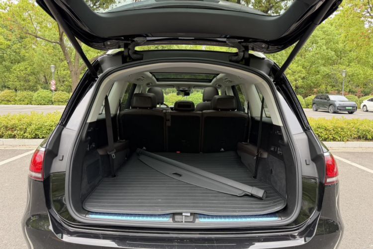 Used Mercedes-Benz GLS 2022 Second Facelift GLS 450 4MATIC Luxury Edition Trunk