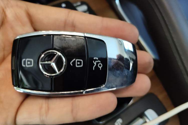 Used Mercedes-Benz GLS 2022 Second Facelift GLS 450 4MATIC Luxury Edition Vehicle Key