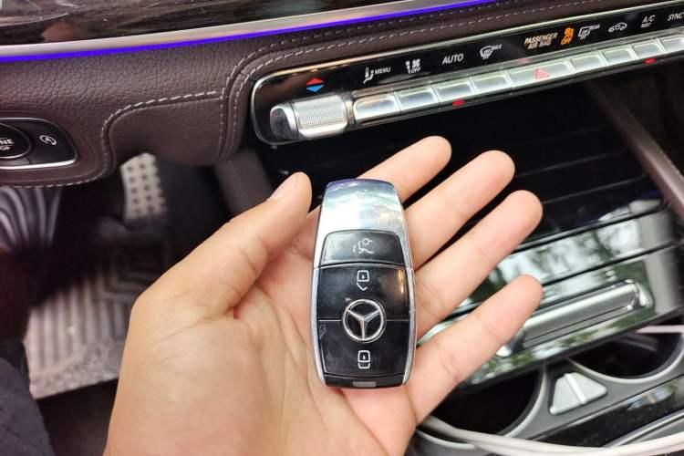 Used Mercedes-Benz GLS 2022 Second Facelift GLS 450 4MATIC Stylish Version Vehicle Key