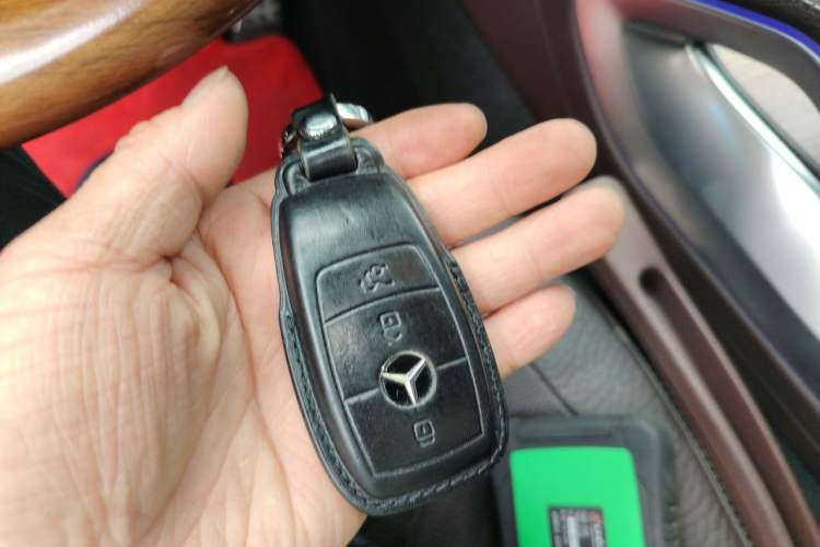 Used Mercedes-Benz GLS 2022 Second Facelift GLS 450 4MATIC Luxury Edition Vehicle Key
