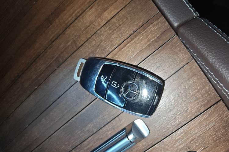 Used Mercedes-Benz GLS 2022 Second Facelift GLS 450 4MATIC Luxury Edition Vehicle Key