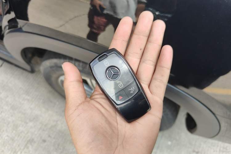 Used Mercedes-Benz GLS  Vehicle Key