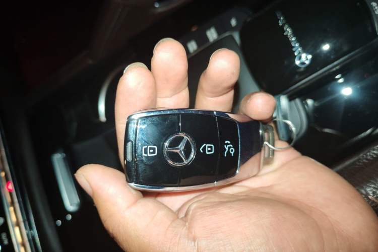 Used Mercedes-Benz GLS 2022 Second Facelift GLS 450 4MATIC Stylish Version Vehicle Key