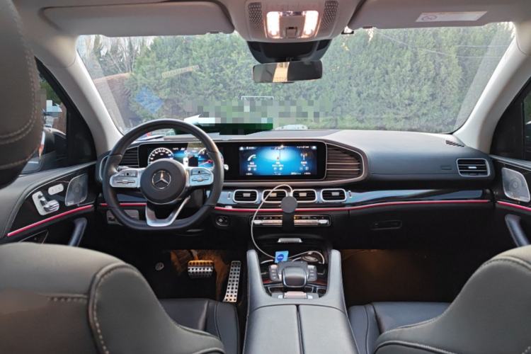 Used Mercedes-Benz GLS 2022 Second Facelift GLS 450 4MATIC Stylish Version Center Console