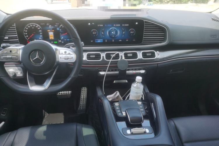 Used Mercedes-Benz GLS 2022 Second Facelift GLS 450 4MATIC Stylish Version Center Console