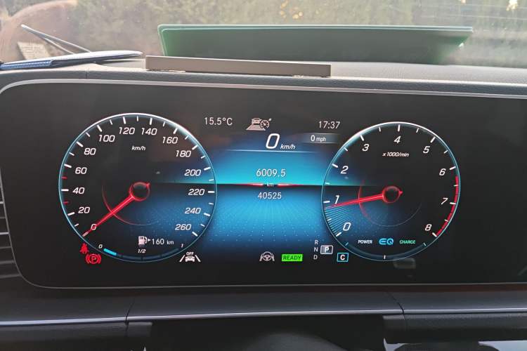 Used Mercedes-Benz GLS 2022 Second Facelift GLS 450 4MATIC Stylish Version Instrument Cluster