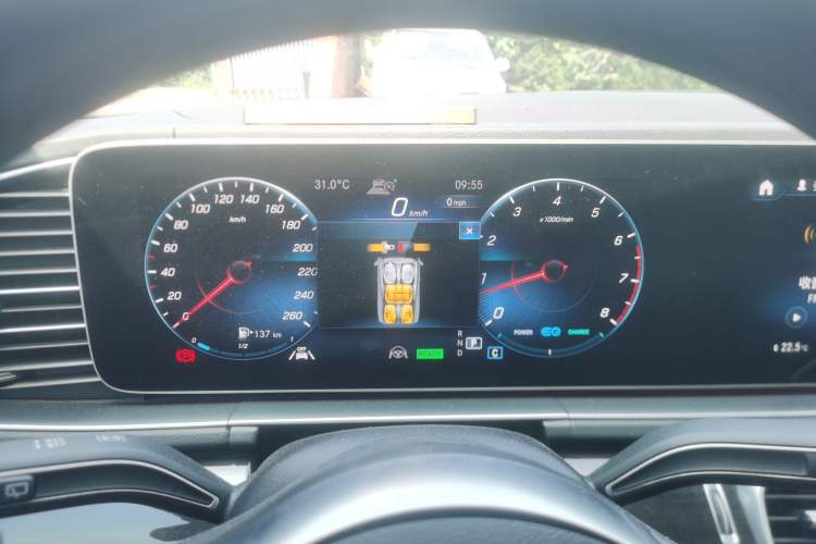 Used Mercedes-Benz GLS 2022 Second Facelift GLS 450 4MATIC Stylish Version Instrument Cluster