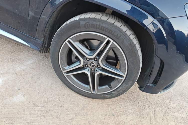 Used Mercedes-Benz GLS 2022 Second Facelift GLS 450 4MATIC Stylish Version Right Front Wheel Hub