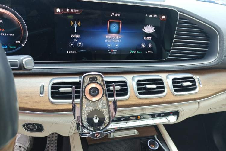 Used Mercedes-Benz GLS 2022 Second Facelift GLS 450 4MATIC Luxury Edition Audio And AC Panel