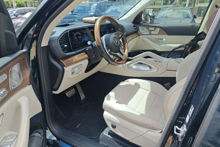 Used Mercedes-Benz GLS 2022 Second Facelift GLS 450 4MATIC Luxury Edition Driver Seat