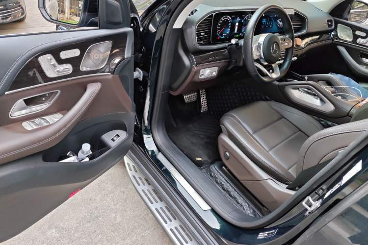 Used Mercedes-Benz GLS 2022 GLS 450 4MATIC Stylish Model Interior 3