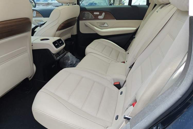 Used Mercedes-Benz GLS 2022 Second Facelift GLS 450 4MATIC Luxury Edition Left Rear Seat