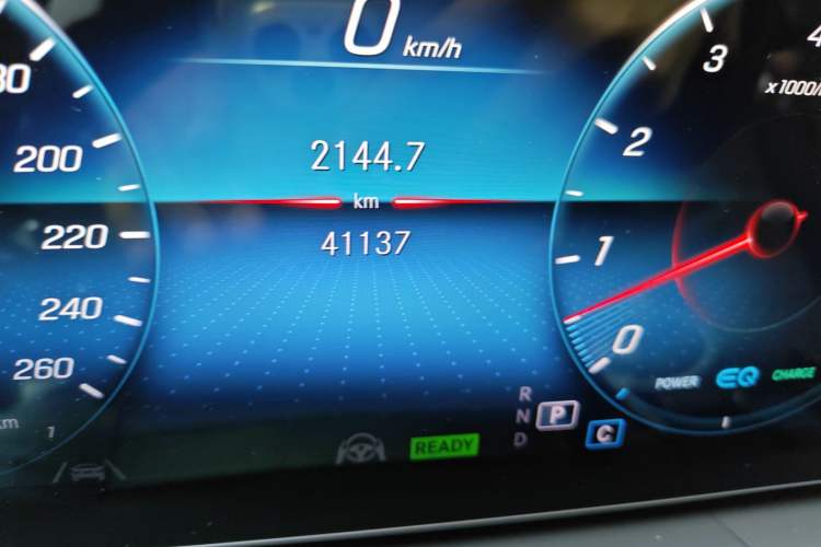 Used Mercedes-Benz GLS 2022 GLS 450 4MATIC Stylish Model Odometer Close Up